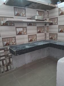 Kitchen Image of 550 Sq.ft 1.5 BHK Builder Floor for rent in Sarojini Nagar Lucknow for Rs. 7000