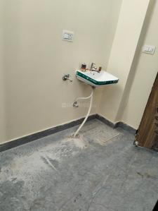 Bathroom Image of 800 Sq.ft 1.5 BHK Apartment / Flat for rent in Sector 110 Gurgaon for Rs. 13000
