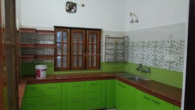 Kitchen Image of 1500 Sq.ft 2 BHK Builder Floor for rent in Vrindavan Yojana Lucknow for Rs. 15000
