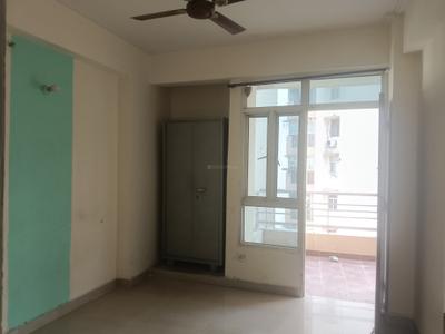 Bedroom Image of 915 Sq.ft 2 BHK Apartment / Flat for rent in Supertech Livingston, Crossings Republik Ghaziabad for Rs. 18000