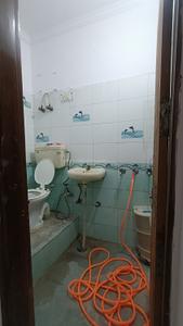 Bathroom Image of 720 Sq.ft 1 BHK Builder Floor for rent in Sector 12 Noida for Rs. 22000