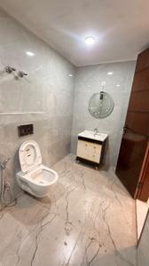 Image of 1350 Sq.ft 4 BHK Apartment / Flat for sale in DLF Farms, New Delhi for Rs. 18500000