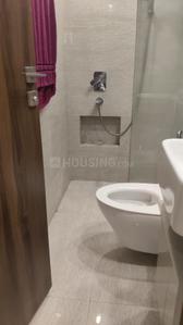 Bathroom Image of 600 Sq.ft 1 BHK Apartment / Flat for rent in Hiranandani Regent Hill A B C D And E Wing, Powai Mumbai for Rs. 75000