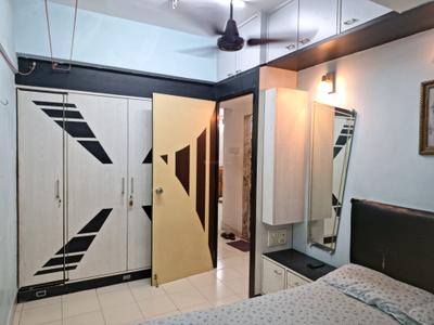 Bedroom Image of 812 Sq.ft 3 BHK Apartment / Flat for sale in Kalbadevi Mumbai for Rs. 25500000