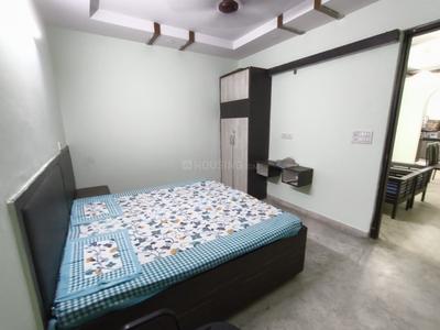 Bedroom Image of 1350 Sq.ft 3 BHK Builder Floor for rent in Mansarover Garden New Delhi for Rs. 40000