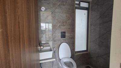Bathroom Image of 810 Sq.ft 2 BHK Apartment / Flat for rent in Andheri East Mumbai for Rs. 76000