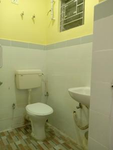 Common Bathroom Image of 750 Sq.ft 2 BHK Apartment / Flat for sale in Shapoorji Pallonji Shukhobrishti by Shapoorji Pallonji Real Estate, New Town Kolkata for Rs. 3800000