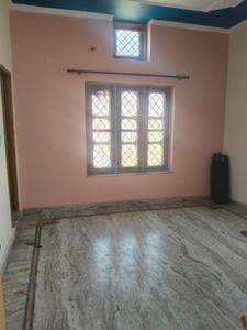 Bedroom Image of 600 Sq.ft 2 BHK Builder Floor for rent in Mothrowala Dehradun for Rs. 8500