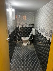 Bathroom Image of 600 Sq.ft 1 BHK Independent House for rent in Ranipet Town Ranipet for Rs. 5750