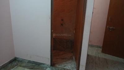 Bathroom Image of 410 Sq.ft 1 RK Apartment / Flat for rent in Keshtopur Kolkata for Rs. 6200