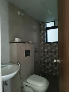Common Bathroom One Image of 2145 Sq.ft 4 BHK Apartment / Flat for sale in Shapoorji Pallonji Vanaha, Bavdhan Pune for Rs. 16500000