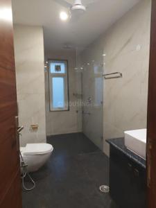 Bathroom Image of 2400 Sq.ft 3 BHK Builder Floor for rent in Sector 46 Gurgaon for Rs. 55000