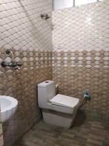 Common Bathroom Image of 820 Sq.ft 2 BHK Apartment / Flat for sale in Shalimar Garden Ghaziabad for Rs. 4950000