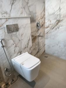 Common Bathroom Image of 2200 Sq.ft 3 BHK Builder Floor for sale in Sector 14 Gurgaon for Rs. 24900000