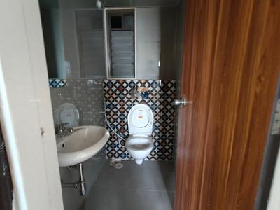 Bathroom Image of 413 Sq.ft 1 BHK Apartment / Flat for sale in Dosti Greater Thane Phase 1 Dosti Paradise, Bhiwandi Thane for Rs. 3600000