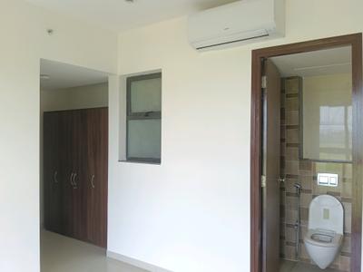 Bedroom Image of 900 Sq.ft 2 BHK Apartment / Flat for rent in Lodha Splendora Riverview, Kasarvadavali Thane for Rs. 27000