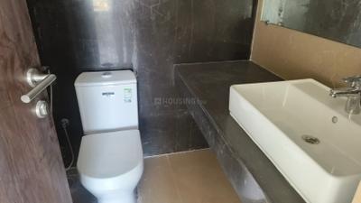 Bathroom Image of 1050 Sq.ft 2 BHK Apartment / Flat for sale in Kalpataru Magnus, Bandra East Mumbai for Rs. 46000000