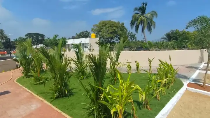 Urbantree Sapphire Garden Main Image 1