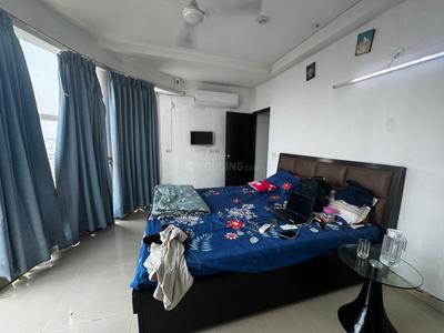 Bedroom Image of 1250 Sq.ft 2 BHK Apartment / Flat for sale in Mahagun Moderne, Sector 78 Noida for Rs. 17500000