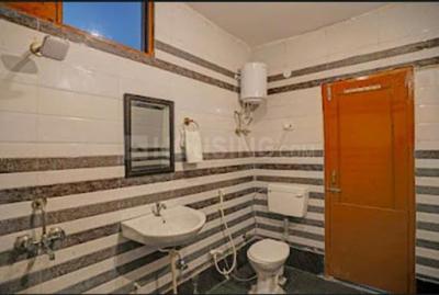 Bathroom Image of HOUSITIZE PG  in Sector 70, Noida