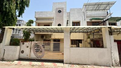 5 BHK Independent House