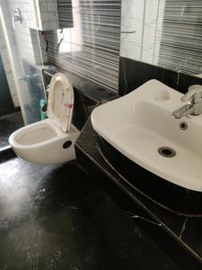 Common Bathroom Image of 999 Sq.ft 2 BHK Apartment / Flat for sale in Raheja Vihar, Powai Mumbai for Rs. 24500000