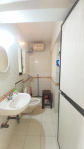 Bathroom Image of 2000 Sq.ft 4 BHK Apartment / Flat for sale in Andheri West Mumbai for Rs. 56000000