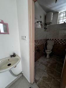 Bathroom Image of 1200 Sq.ft 2 BHK Builder Floor for rent in Kadubeesanahalli Bengaluru for Rs. 50000
