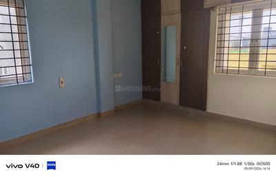 Bedroom Image of 1350 Sq.ft 2 BHK Apartment / Flat for rent in Sholinganallur Chennai for Rs. 31000