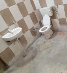 Bathroom Image of 1800 Sq.ft 3 BHK Independent House for rent in Daulatpura Ghaziabad for Rs. 15000