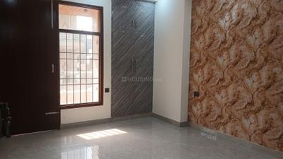 Bedroom Image of 1800 Sq.ft 4 BHK Builder Floor for sale in Shalimar Garden Ghaziabad for Rs. 17500000
