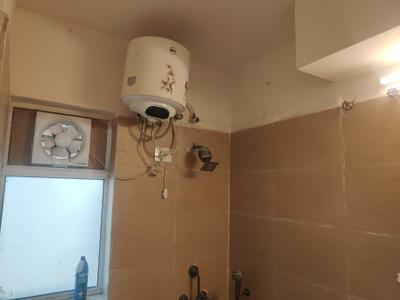 Bathroom Image of 495 Sq.ft 1 BHK Apartment / Flat for sale in Paras Tierea, Sector 137 Noida for Rs. 4600000