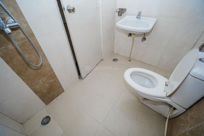 Bathroom Image of 1500 Sq.ft 2.5 BHK Apartment / Flat for sale in Godrej 101, Sector 79 Gurgaon for Rs. 18200000