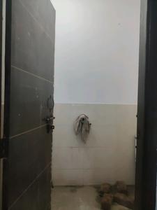 Common Bathroom Image of 1440 Sq.ft 2 BHK Builder Floor for rent in Sector 49 Faridabad for Rs. 17000