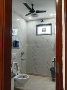 Bathroom Image of 855 Sq.ft 2.5 BHK Builder Floor for sale in Sant Nirankari Colony RWA, Mukherjee Nagar New Delhi for Rs. 11000000