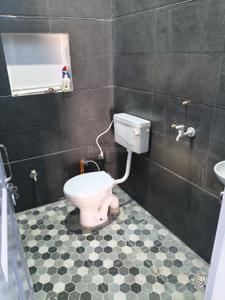 Bathroom Image of 1550 Sq.ft 2 BHK Independent House for rent in Nehru Colony Rohtak for Rs. 15000
