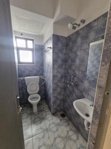 Bathroom Image of 700 Sq.ft 2 BHK Apartment / Flat for sale in Bengal Peerless Avidipta Phase II, Mukundapur Kolkata for Rs. 8500000