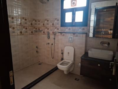 Image of 9000 Sq.ft 3.5 BHK Builder Floor for rent in Ansal Esencia, Sector 67, Gurgaon for Rs. 75000