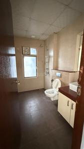Bathroom Image of 2158 Sq.ft 3 BHK Apartment / Flat for rent in Assotech Celeste Towers, Sector 44 Noida for Rs. 55000