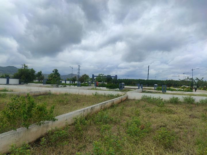 Loni Kalbhor Main Image 1