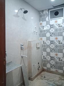 Common Bathroom Image of 1500 Sq.ft 3 BHK Apartment / Flat for sale in Sector 73 Noida for Rs. 5250000