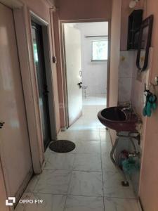 Bathroom Image of 800 Sq.ft 2 BHK Apartment / Flat for rent in Warje Pune for Rs. 24000