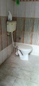 Bathroom Image of 800 Sq.ft 2 BHK Builder Floor for rent in Madiyava Lucknow for Rs. 7000