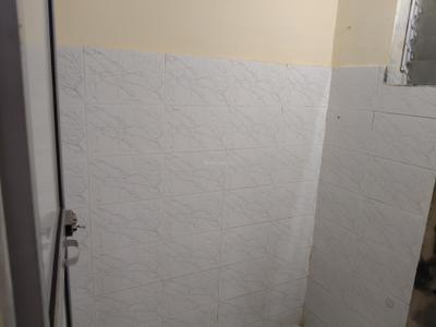 Bathroom Image of 350 Sq.ft 1 BHK Apartment / Flat for rent in Andheri East Mumbai for Rs. 24000