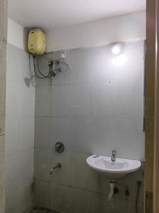 Common Bathroom Image of 909 Sq.ft 2 BHK Apartment / Flat for sale in Lodha Casa Rio, Palava Phase 1 Thane for Rs. 5100000