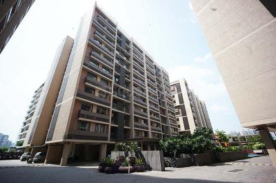 Image of 1280 Sq.ft 2 BHK Apartment / Flat for sale in Adani Atrius, Jagatpur, Ahmedabad for Rs. 8500000