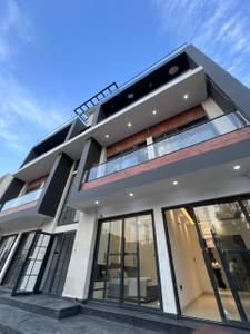5 BHK Independent House
