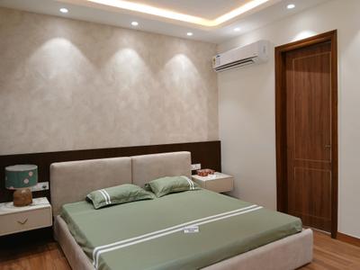 Bedroom Image of 2950 Sq.ft 3 BHK Builder Floor for sale in BPTP Amstoria , Sector 102 Gurgaon for Rs. 32000000