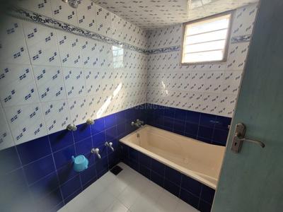 Bathroom Image of 2700 Sq.ft 3 BHK Independent House for rent in Ghatlodiya Ahmedabad for Rs. 60000