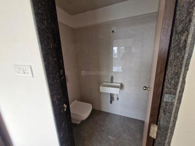 Bathroom Image of 960 Sq.ft 2 BHK Apartment / Flat for rent in Ruparel Skygreens I, Kandivali West Mumbai for Rs. 46000
